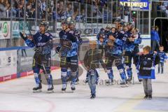 DEL - Eishockey - Saison 2019/20 - ERC Ingolstadt -  Kölner Haie - Die Spieler bedanken sich bei den Fans - Garret Pruden (#27 ERCI) - Tim Wohlgemuth (#33 ERCI) - Foto: Jürgen Meyer