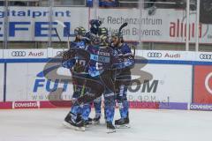 DEL - Eishockey - Saison 2019/20 - ERC Ingolstadt - Düsseldorfer EG - Der 2:2 Anschlusstreffer durch Mirko Höfflin (#92 ERCI) - Tim Wohlgemuth (#33 ERCI) - jubel - Fabio Wagner (#5 ERCI) - Jerry D´Àmigo (#9 ERCI) - Foto: Jürgen Meyer