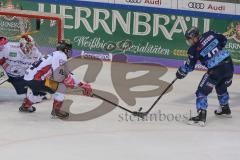 DEL - Eishockey - Saison 2019/20 - ERC Ingolstadt -  Eisbären Berlin - Ville Koistinen (#10 ERCI) - Sebastian Dahm Torwart (#32 Berlin) - Lukas Reichel (#44 Berlin) - Foto: Jürgen Meyer