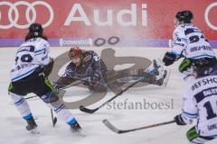DEL - Eishockey - ERC Ingolstadt - EHC Straubing - Wayne Simpson am Boden