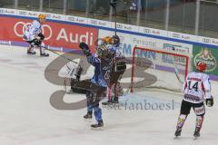 DEL - Eishockey - Saison 2019/20 - ERC Ingolstadt - Fishtown Pinguins - Der 1:0 Führungstreffer durch Tim Wohlgemuth (#33 ERCI) - jubel - Tomas Pöpperle Torwart (#42 Bremerhaven) - David Elsner (#61 ERCI) - Foto: Jürgen Meyer