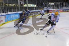 Im Bild: Hans Detsch (#89 ERC) und Cory Quirk (#11 Bremerhafen)

Eishockey - Herren - DEL - Saison 2019/2020, Spiel 8 - 4.10.2019 -  ERC Ingolstadt - Fischtowns Pinguins - Foto: Ralf Lüger