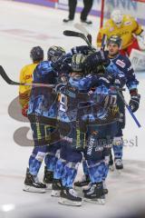 DEL - Eishockey - Saison 2019/20 - ERC Ingolstadt - Düsseldorfer EG - Der 1:2 Anschlusstreffer durch Ville Koistinen (#10 ERCI) - jubel - Niederberger Mathias Torwart (#35 Düsseldorf) - Matt Bailey (#22 ERCI) - David Elsner (#61 ERCI) - Foto: Jürgen Meyer