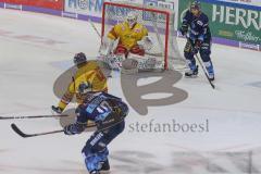 DEL - Eishockey - Saison 2019/20 - ERC Ingolstadt - Düsseldorfer EG - Der 1:2 Anschlusstreffer durch Ville Koistinen (#10 ERCI) - jubel - Niederberger Mathias Torwart (#35 Düsseldorf) - Foto: Jürgen Meyer