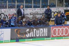 DEL - Eishockey - Saison 2019/20 - ERC Ingolstadt -  Eisbären Berlin - Die Mannschaft auf der Spielerbank - Foto: Jürgen Meyer