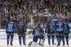 DEL - Eishockey - Saison 2019/20 - ERC Ingolstadt - Augsburger Panther - Die Spieler bedanken sich bei den Fans - choreo - jubel - Foto: Jürgen Meyer