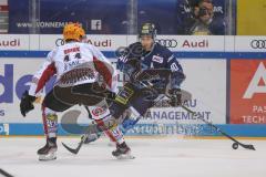 DEL - Eishockey - Saison 2019/20 - ERC Ingolstadt - Fishtown Pinguins - Darin Olver (#40 ERCI) - Cory Quirk (#11 Bremerhaven) - Foto: Jürgen Meyer