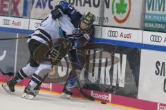 DEL - Eishockey - Saison 2019/20 - ERC Ingolstadt - Nürnberg Ice Tigers - Mike Collins (#13 ERCI) an der Bande - Foto: Jürgen Meyer