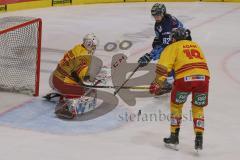 DEL - Eishockey - Saison 2019/20 - ERC Ingolstadt - Düsseldorfer EG - Mirko Höfflin (#92 ERCI) - Niederberger Mathias Torwart (#35 Düsseldorf) - Foto: Jürgen Meyer