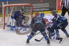 DEL - Eishockey - Saison 2019/20 - ERC Ingolstadt - Adler Mannheim - Valmir Sulejmani (#9 Mannheim) -Jochen Reimer (#32Torwart ERCI) - Wayne Simpson (#21 ERCI) - Foto: Jürgen Meyer