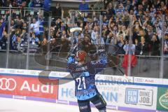 DEL - Eishockey - Saison 2019/20 - ERC Ingolstadt - Düsseldorfer EG - Wayne Simpson (#21 ERCI) bedankt sich bei den Fans - jubel - Foto: Jürgen Meyer