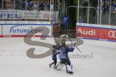 DEL - Eishockey - Saison 2019/20 - ERC Ingolstadt - Fishtown Pinguins - Die Spieler bedanken sich bei den Fans - jubel - Timo Pielmeier (#51Torwart ERCI) - Foto: Jürgen Meyer