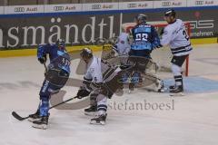 DEL - Eishockey - Saison 2019/20 - ERC Ingolstadt - Nürnberg Ice Tigers - Brett Olson (#16 ERCI) - Wirth Moritz (#5 Nürnberg) - Matt Bailey (#22 ERCI) - Foto: Jürgen Meyer