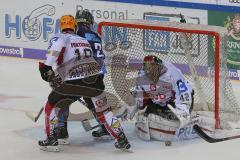 DEL - Eishockey - Saison 2019/20 - ERC Ingolstadt - Fishtown Pinguins - Wayne Simpson (#21 ERCI) - Tomas Pöpperle Torwart (#42 Bremerhaven) - Foto: Jürgen Meyer