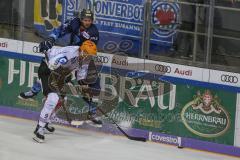 DEL - Eishockey - Saison 2019/20 - ERC Ingolstadt - Fishtown Pinguins - Matt Bailey (#22 ERCI) - Jan Urbas (#9 Bremerhaven) - Foto: Jürgen Meyer