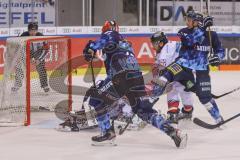 DEL - Eishockey - Saison 2019/20 - ERC Ingolstadt -  Eisbären Berlin - Sebastian Dahm Torwart (#32 Berlin) - Brett Olson (#16 ERCI) - Foto: Jürgen Meyer