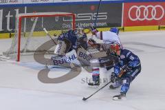 DEL - Eishockey - Saison 2019/20 - ERC Ingolstadt -  Adler Mannheim - Brett Olson (#16 ERCI) Topscorer - roter Helm - Timo Pielmeier (#51Torwart ERCI) - Tommi Huhtala (#61 Mannheim) - Foto: Jürgen Meyer