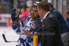 DEL - Eishockey - Saison 2019/20 - ERC Ingolstadt - Fishtown Pinguins - Kris Foucault (#81 ERCI) im Gespräch mit Tim Regan (Co-Trainer ERCI) -  Foto: Jürgen Meyer