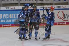 DEL - Eishockey - Saison 2019/20 - ERC Ingolstadt -  Straubing Tigers -Der 1:0 Führungstreffer durch Mike Collins (#13 ERCI) - Maury Edwards (#23 ERCI) - Brett Olson (#16 ERCI) - Wayne Simpson (#21 ERCI) -  Jubel - Foto: Jürgen Meyer