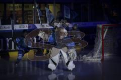 Im Bild: Die Jungpanther des ERC Ingolstadt laufen ins Stadion ein

Eishockey - Herren - DEL - Saison 2019/2020 -  ERC Ingolstadt Legenden—Team 2020 - Sternstunden-Team -  Foto: Ralf Lüger