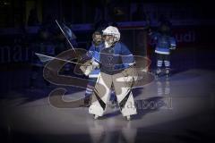 Im Bild: Die Jungpanther des ERC Ingolstadt laufen ins Stadion ein

Eishockey - Herren - DEL - Saison 2019/2020 -  ERC Ingolstadt Legenden—Team 2020 - Sternstunden-Team -  Foto: Ralf Lüger