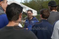 ERC U20 - Sommertraining Beginn mit Trainer Petr Bares im TSV Ingolstadt Nord - Trainer Petr Bares erklärt