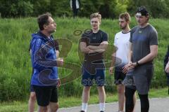 ERC U20 - Sommertraining Beginn mit Trainer Petr Bares im TSV Ingolstadt Nord - Trainer Petr Bares erklärt