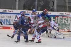 DEL - Eishockey - Saison 2020/21 - ERC Ingolstadt - Adler Mannheim - Wayne Simpson (#21 ERCI) - Felix Brückmann Torwart (90 Mannheim) - Foto: Jürgen Meyer