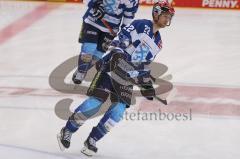 DEL - Eishockey - Saison 2020/21 - ERC Ingolstadt - Schwenninger Wild Wings - Mathew Bodie (#22 ERCI) - beim warm machen - Foto: Jürgen Meyer