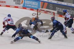 DEL - Eishockey - Saison 2020/21 - ERC Ingolstadt - Adler Mannheim - Ben Smith (#18 Mannheim) - Mathew Bodie (#22 ERCI) - Michael Garteig Torwart (#34 ERCI) - Foto: Jürgen Meyer