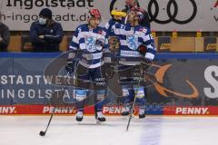 DEL - Eishockey - Saison 2020/21 - ERC Ingolstadt - Schwenninger Wild Wings - Fabio Wagner (#5 ERCI) - Wayne Simpson (#21 ERCI) - beim warm machen - Foto: Jürgen Meyer