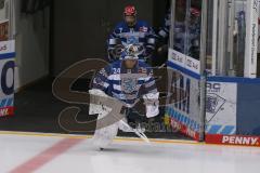 DEL - Eishockey - Saison 2020/21 - ERC Ingolstadt - Schwenninger Wild Wings - Michael Garteig Torwart (#34 ERCI) beim warm machen - Foto: Jürgen Meyer