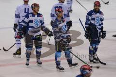 DEL - Eishockey - Saison 2020/21 - ERC Ingolstadt - Schwenninger Wild Wings - Emil Quaas (#20 ERCI) - Mathew Bodie (#22 ERCI) - Wojciech Stachowiak (#19 ERCI) - beim warm machen - Foto: Jürgen Meyer