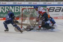 DEL - Eishockey - Saison 2020/21 - ERC Ingolstadt - Adler Mannheim - Michael Garteig Torwart (#34 ERCI) - Ben Marshall (#45 ERCI) - Ben Smith(#18 Mannheim) - Foto: Jürgen Meyer