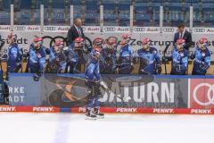 DEL - Eishockey - Saison 2020/21 - ERC Ingolstadt - Schwenninger Wild Wings - Anschlusstreffer zum 1:2 durch Justin Feser (#71 ERCI) - jubel - Abklatschen mit den anderen Spielern - Foto: Jürgen Meyer