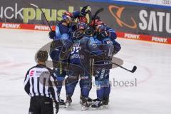 Vorbereitungsspiel - DEL - Eishockey - Saison 2020/21 - ERC Ingolstadt -  Augsburger Panther - Nicolas Daws Torwart (#35 ERCI) - jubel - Der 1:0 Führungstreffer durch Ben Marshall (#45 ERCI) - Foto: Jürgen Meyer