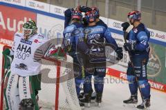 Vorbereitungsspiel - DEL - Eishockey - Saison 2020/21 - ERC Ingolstadt -  Augsburger Panther - Der 4:1 Führungstreffer durch Wayne Simpson (#21 ERCI) - Markus Keller Torwart (#35 Augsburg) - Foto: Jürgen Meyer