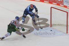 Vorbereitungsspiel - DEL - Eishockey - Saison 2020/21 - ERC Ingolstadt -  Augsburger Panther - Jubel - Der 5:2 Führungstreffer ins leere Tor - David Elsner (#61 ERCI) - Simon Sezemsky (#93 Augsburg) - Foto: Jürgen Meyer