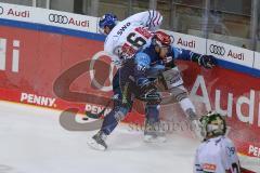 Vorbereitungsspiel - DEL - Eishockey - Saison 2020/21 - ERC Ingolstadt -  Augsburger Panther - Petrus Palmu (#52 ERCI) - Marco Sternheimer (#6 Augsburg) - Foto: Jürgen Meyer