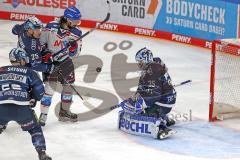 Penny DEL - Eishockey - Saison 2021/22 - ERC Ingolstadt - Adler Mannheim - Kevin Reich Torwart (#35 ERCI) - David Warsofsky (#55 ERCI) - Nicolas Krämmer (#21 Mannheim) -  Foto: Meyer Jürgen