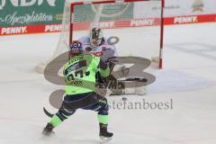 DEL - Eishockey - Saison 2020/21 - ERC Ingolstadt - Nürnberg Ice Tigers - Simon Schütz (#97 ERCI) - Ilya Sharipov Torwart (43 Nürnberg) - Foto: Jürgen Meyer