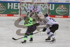DEL - Eishockey - Saison 2020/21 - ERC Ingolstadt - Nürnberg Ice Tigers  - Fabio Wagner (#5 ERCI) - Niklas Treutle Torwart (#31 Nürnberg) - Foto: Jürgen Meyer