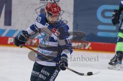 DEL - Eishockey - Saison 2020/21 - ERC Ingolstadt - Eisbären Berlin - Mirko Höfflin (#10 ERCI) jongliert mit dem Puck - beim warm machen - Foto: Jürgen Meyer