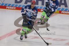 DEL - Eishockey - Saison 2020/21 - ERC Ingolstadt - Eisbären Berlin - Ryan Kuffner (#12 ERCI) beim warm machen - Foto: Jürgen Meyer