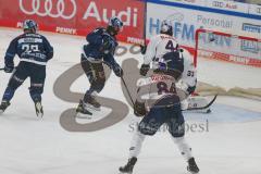 Penny DEL - Eishockey - Saison 2021/22 - ERC Ingolstadt - Red Bull München - Danny aus den Birken Torwart (#33 München) - Mirko Höflin (#10 ERCI) -  Foto: Jürgen Meyer