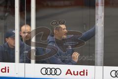 Im Bild: Benedikt Hils (Physio) Matthias Klein (Physio)

