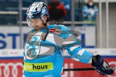 Penny DEL - Eishockey - Saison 2021/22 - ERC Ingolstadt - Krefeld Pinguine - Tim McGauley (#23 ERCI) beim warm machen  -  Foto: Jürgen Meyer