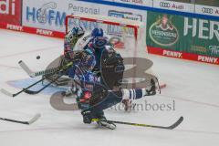 DEL - Vorbereitungsspiel - Saison 2021/22 - ERC Ingolstadt - Rytiri Kladno - Bow Landon Torwart (#29 Rytiri Kladno) - Louis-Marc Aubry (#11 ERCI) - Foto: Jürgen Meyer