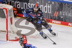 DEL; ERC Ingolstadt - Grizzlys Wolfburg; Wojciech Stachowiak (Nr.19 - ERC)