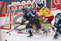 DEL; Playoffs; ERC Ingolstadt - DEG Düsseldorf; Tor Jubel Treffer Philipp Krauß (8 - ERC) Joonas Järvinen (Nr.36 - DEG) Torwart Henrik Haukeland (Nr.40 - DEG)